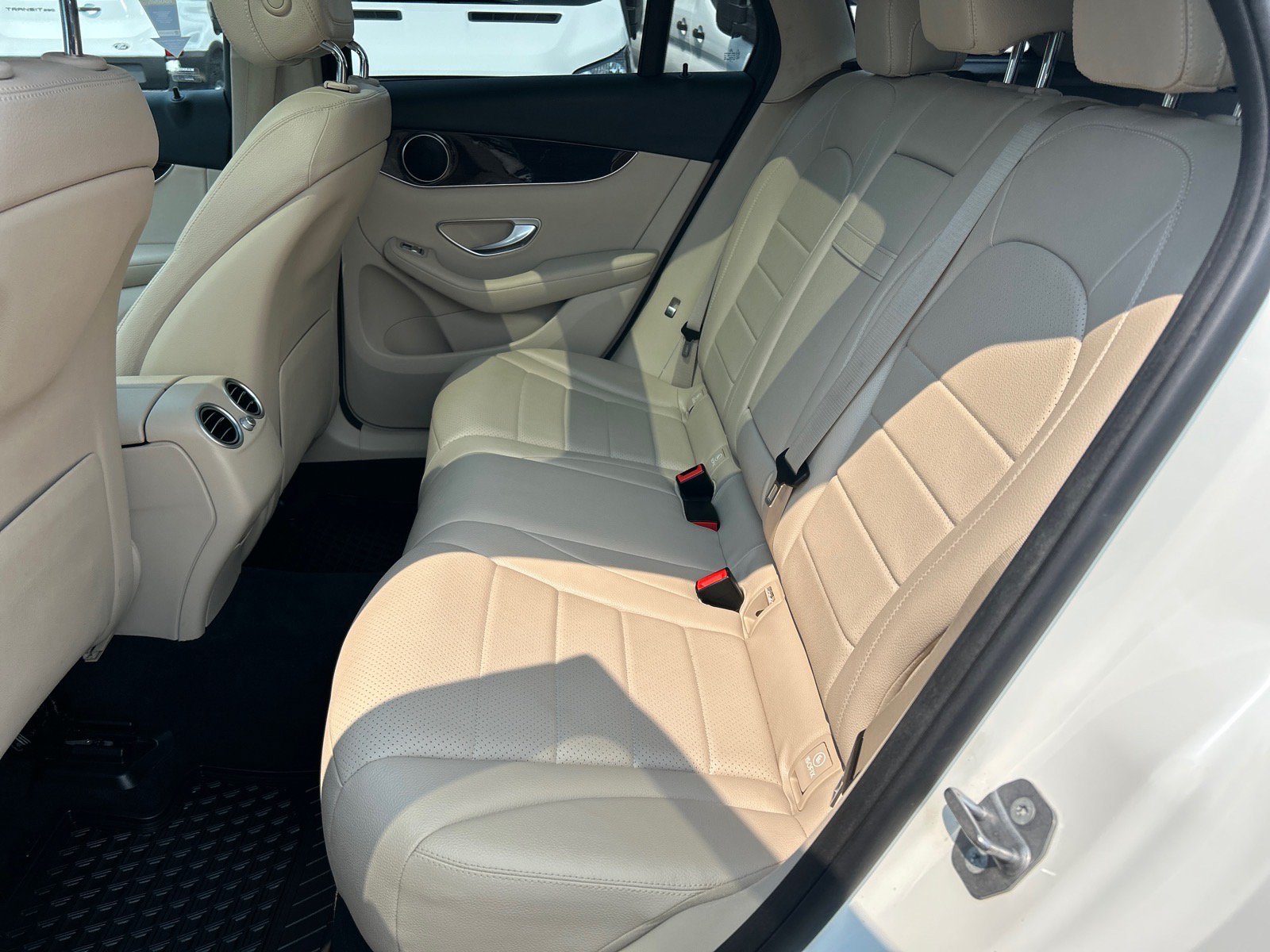 Used 2018 Mercedes-Benz GLC 300 4MATIC image 11
