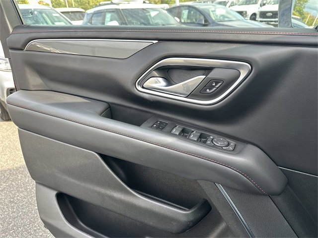 Used 2023 Chevrolet Suburban RST w/ Sport Performance Package image 32