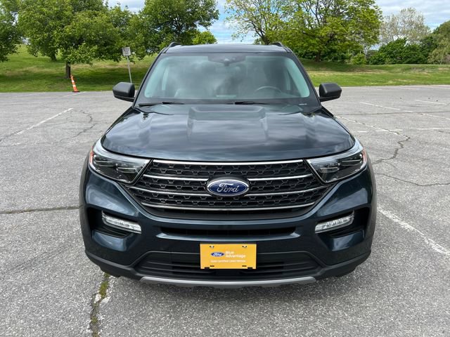 Certified 2023 Ford Explorer XLT w/ Equipment Group 202A AWD/4WD image 3