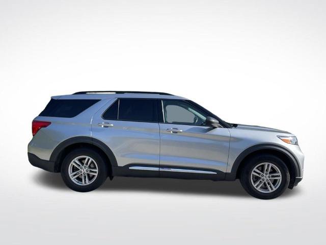 Certified 2023 Ford Explorer XLT w/ Equipment Group 202A RWD image 4