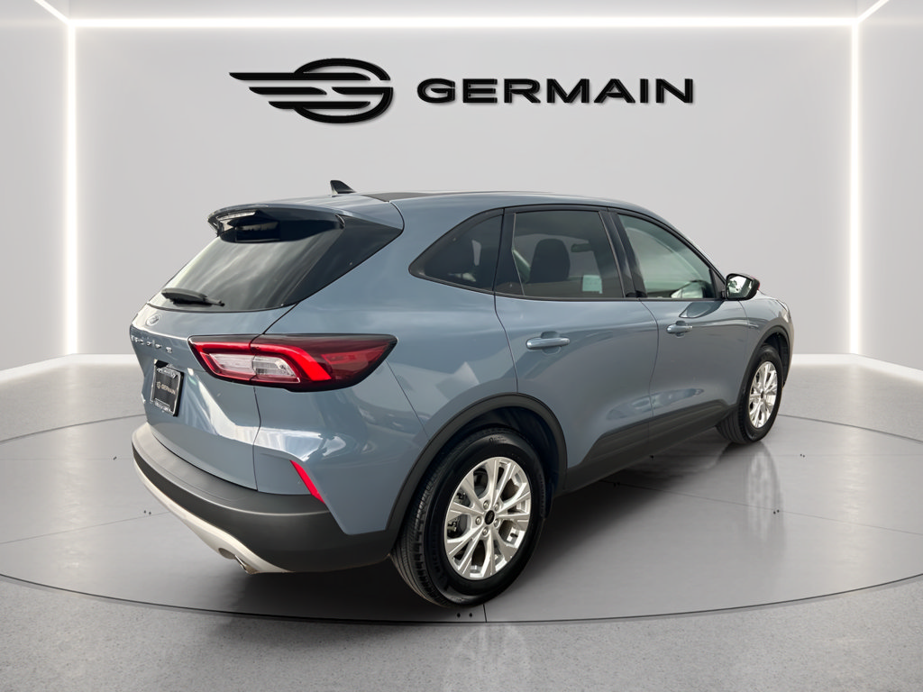 Certified 2025 Ford Escape Active w/ Cold Weather Package FWD image 9