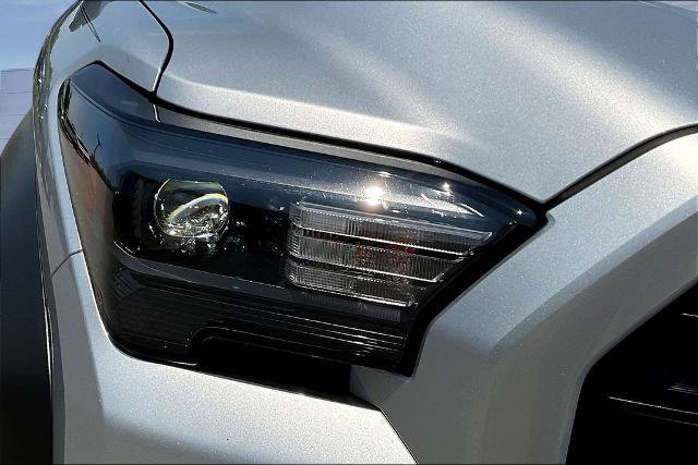 Used 2025 Toyota 4Runner TRD Off-Road Premium AWD/4WD image 31
