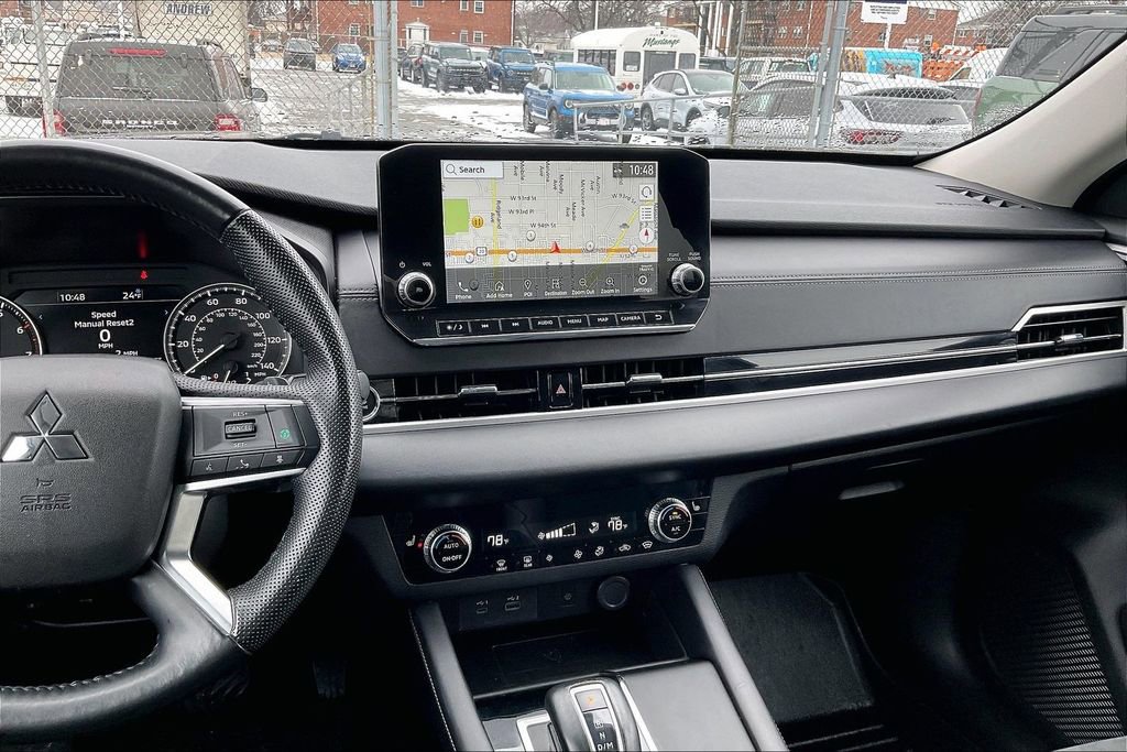 Used 2024 Mitsubishi Outlander SE image 5