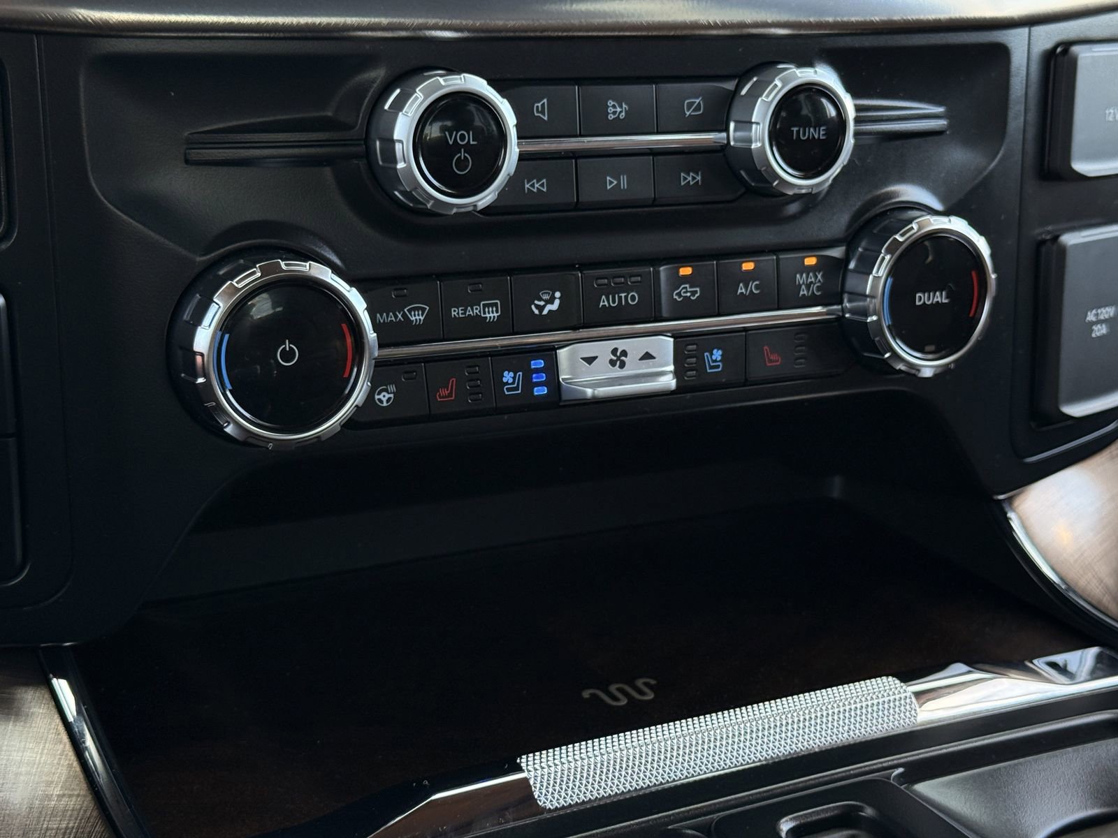 Certified 2024 Ford F150 King Ranch w/ FX4 Off-Road Package image 21