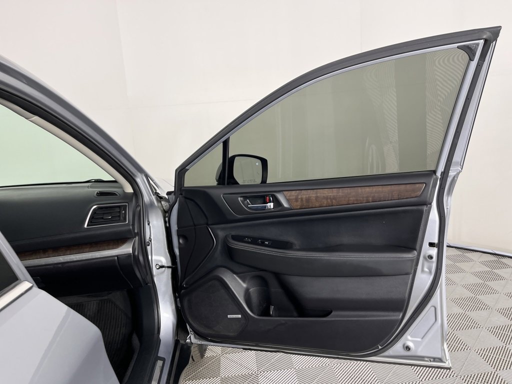 Used 2017 Subaru Outback 3.6R Limited image 30