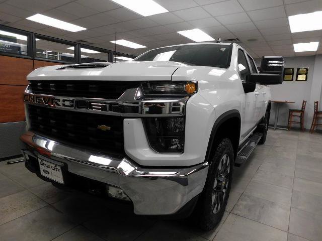 Used 2021 Chevrolet Silverado 2500 LT w/ Convenience Package image 2