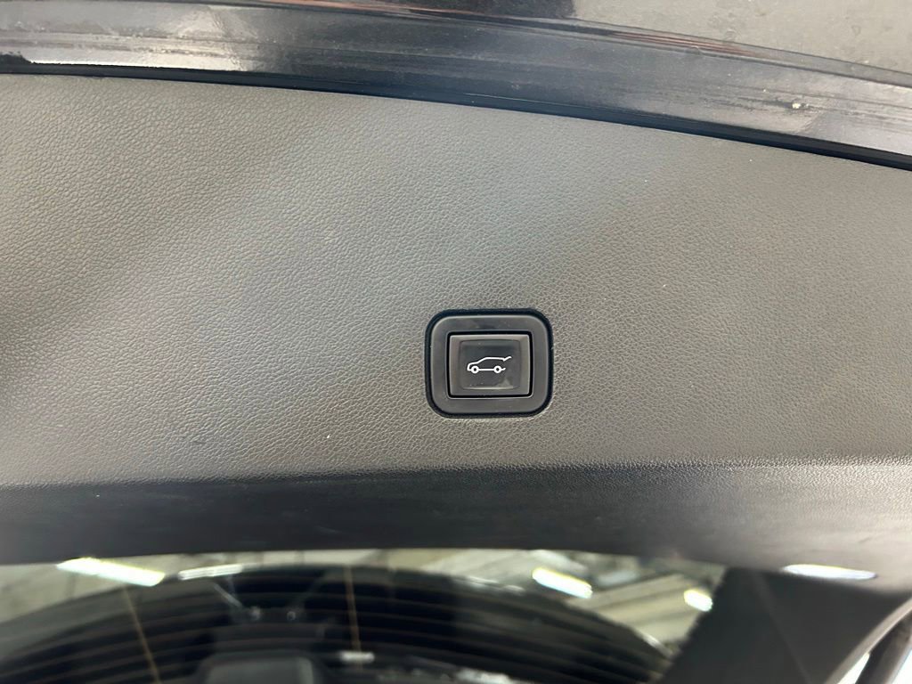 Used 2022 Cadillac XT6 Sport w/ Technology Package AWD/4WD image 33