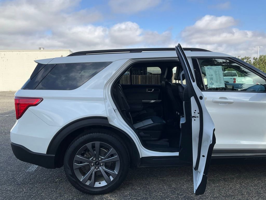 Certified 2022 Ford Explorer XLT w/ Equipment Group 202A image 57