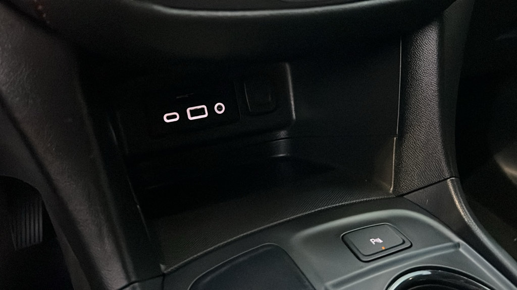 Used 2024 Chevrolet Equinox RS FWD image 18