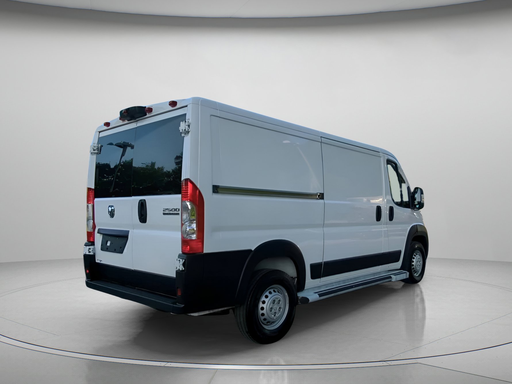 Used 2025 RAM ProMaster 2500 w/ U-Haul Equipment Group FWD image 28