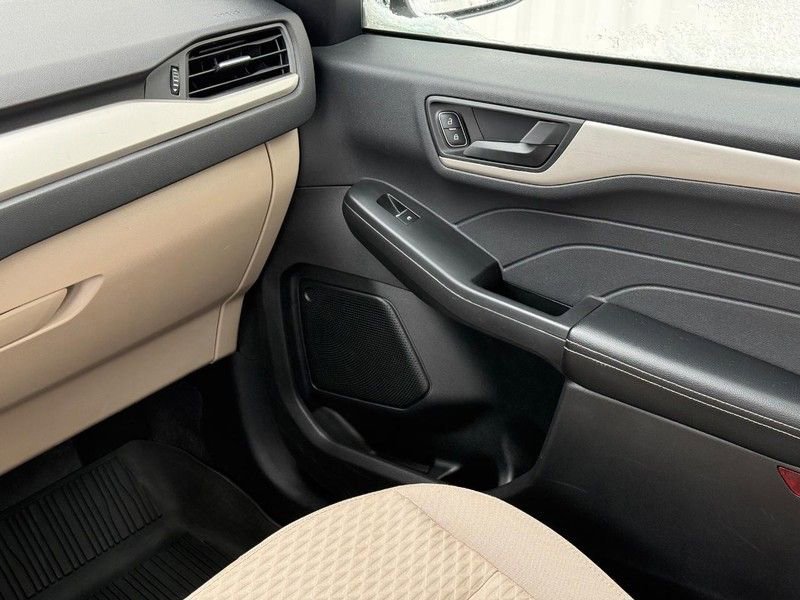 Certified 2022 Ford Escape SE w/ Cold Weather Package image 14