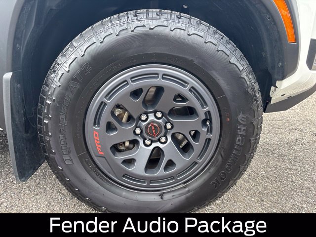 Used 2025 Nissan Frontier PRO-4X w/ Pro Convenience Package AWD/4WD image 16