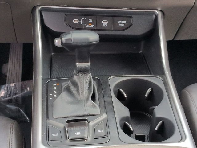 Used 2025 Kia Carnival FWD image 18