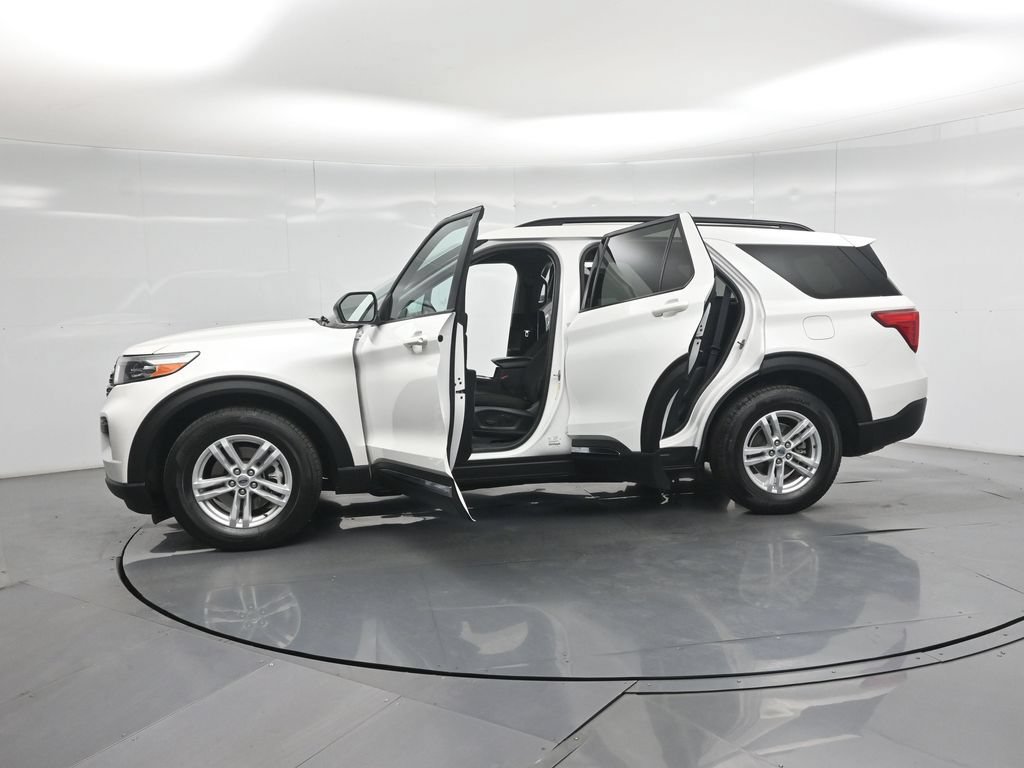 Certified 2024 Ford Explorer XLT RWD image 38