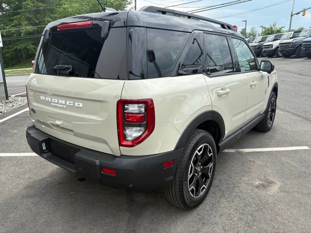 Certified 2025 Ford Bronco Sport Outer Banks w/ Outer Banks Tech Package+ AWD/4WD image 3
