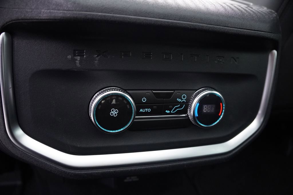 Certified 2025 Ford Expedition Active image 22