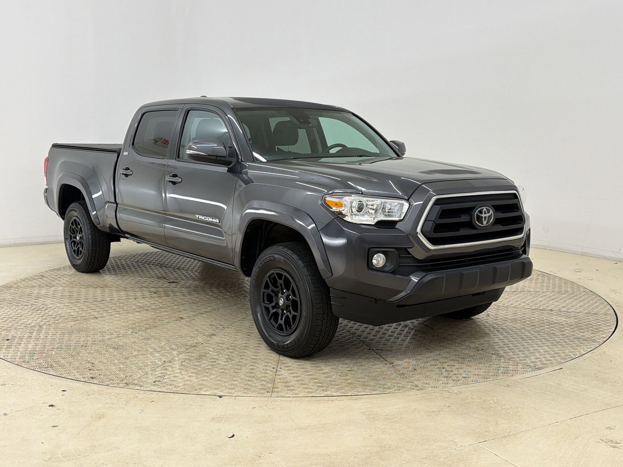Used 2022 Toyota Tacoma SR5 w/ Technology Package RWD image 7