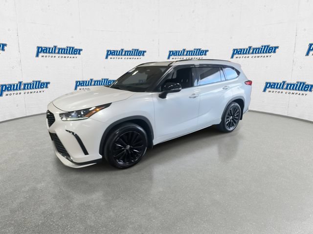 Used 2023 Toyota Highlander XSE FWD image 5
