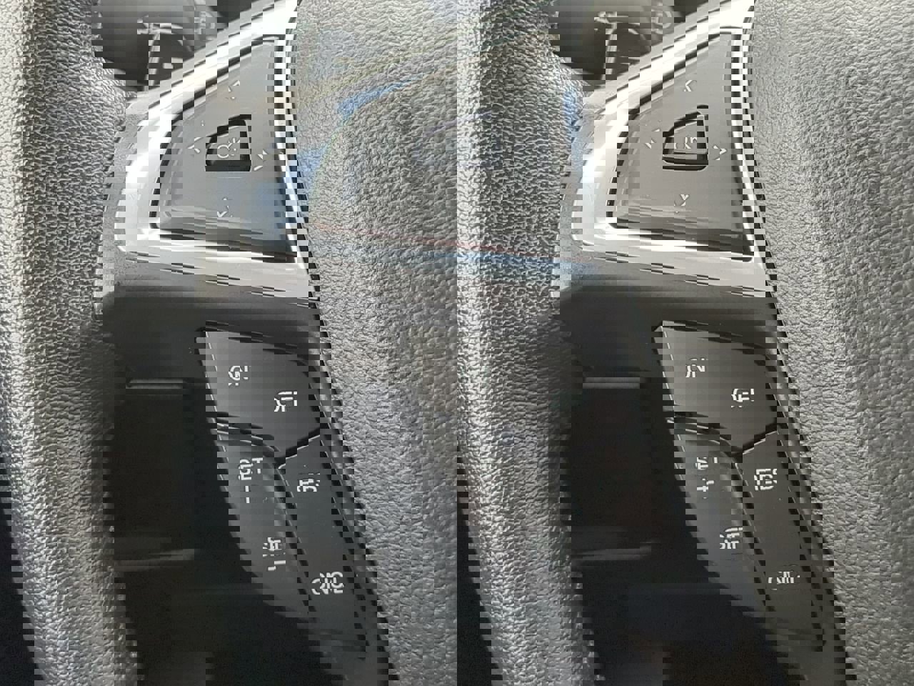 Certified 2018 Ford Edge Titanium w/ Technology Package image 23