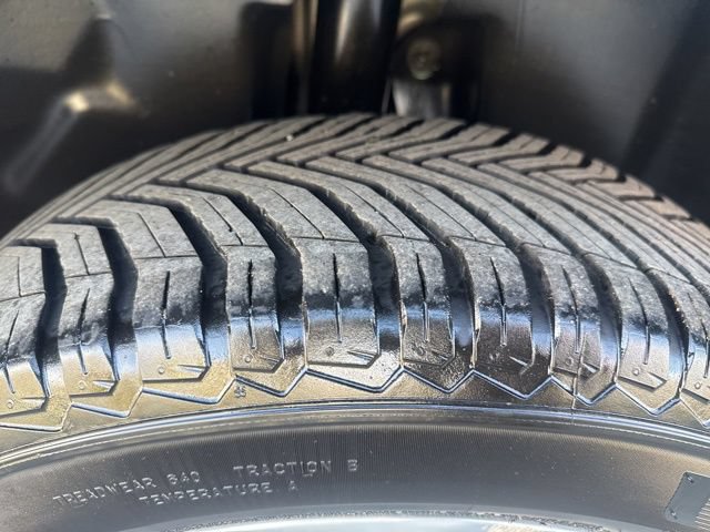 Used 2019 Jeep Cherokee Limited AWD/4WD image 14