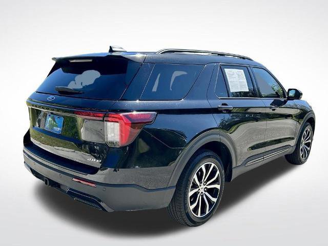 Certified 2025 Ford Explorer ST-Line image 3