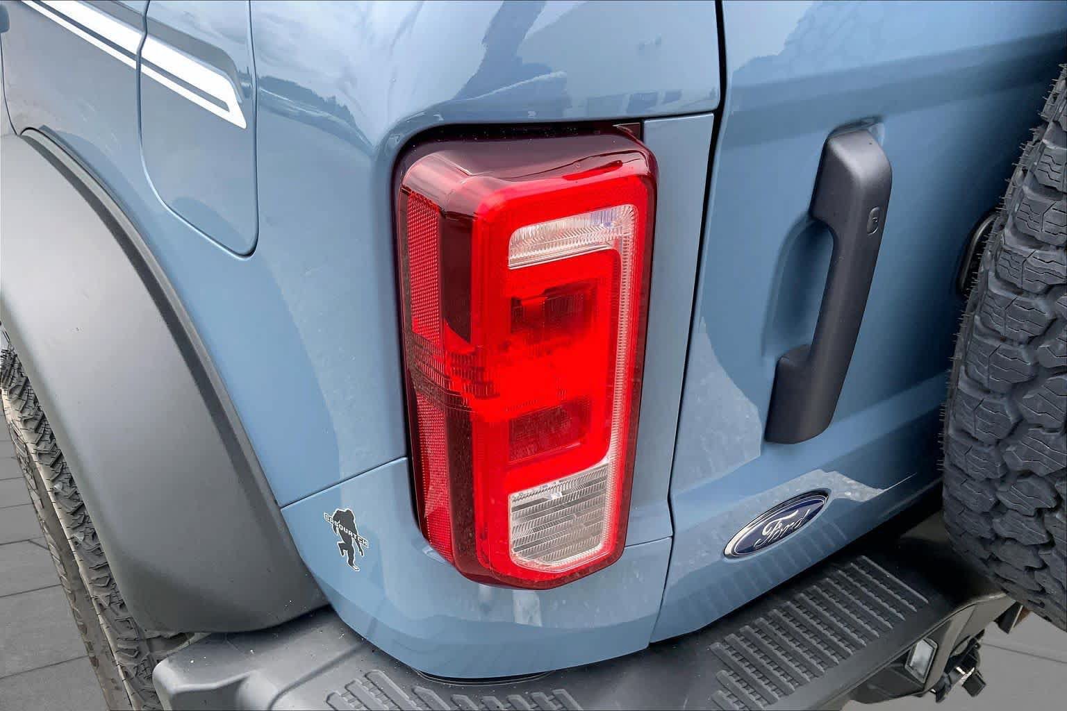 Certified 2025 Ford Bronco Heritage Edition AWD/4WD image 28