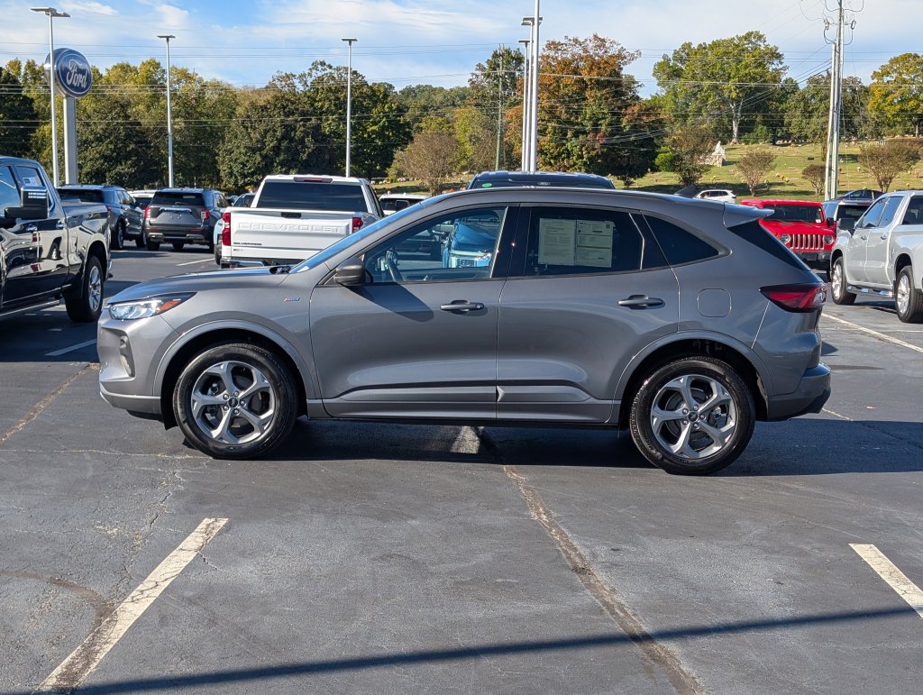 Certified 2023 Ford Escape ST-Line w/ Tech Pack #1 AWD/4WD image 5