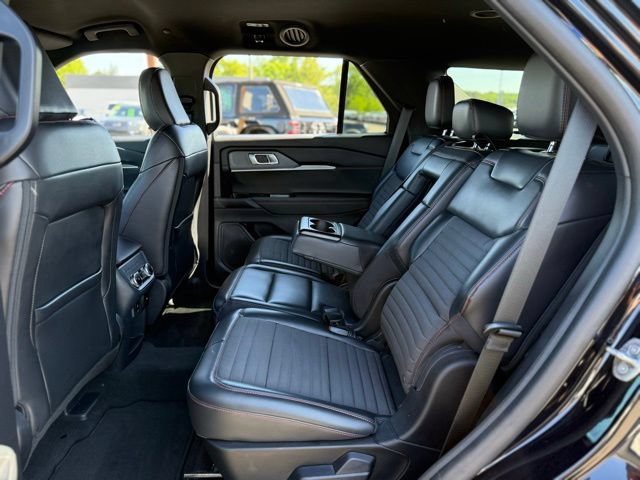Certified 2025 Ford Explorer ST-Line w/ ST-Line Street Pack AWD/4WD image 16