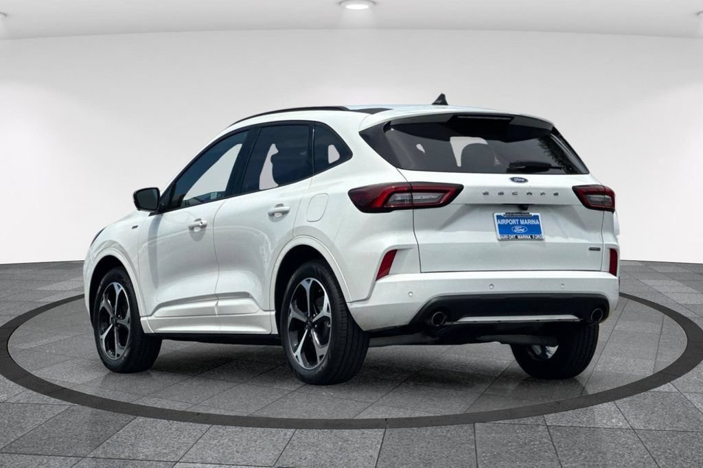 Certified 2023 Ford Escape ST-Line Elite AWD/4WD image 6