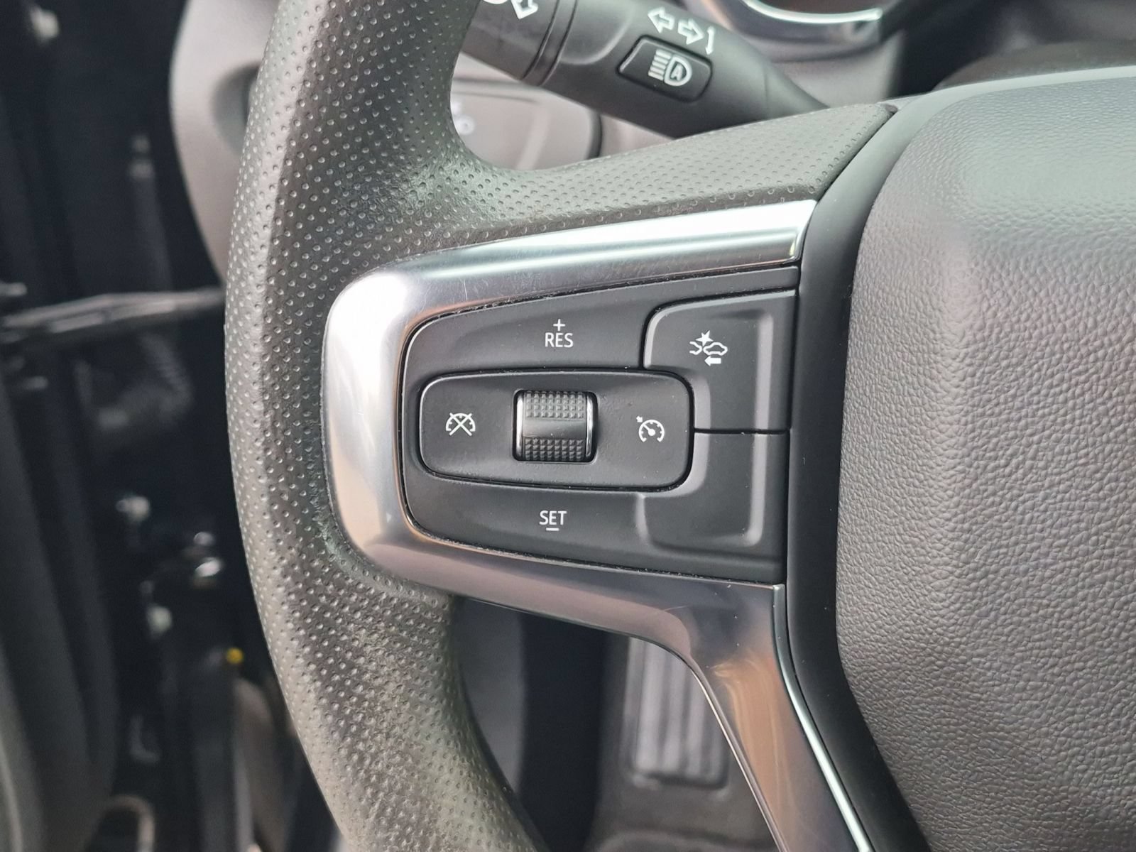 Used 2025 Chevrolet Blazer LT FWD image 19