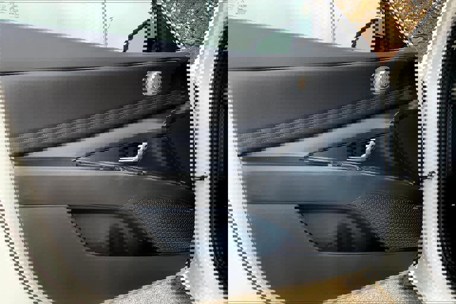 Used 2023 Hyundai Elantra Limited image 21