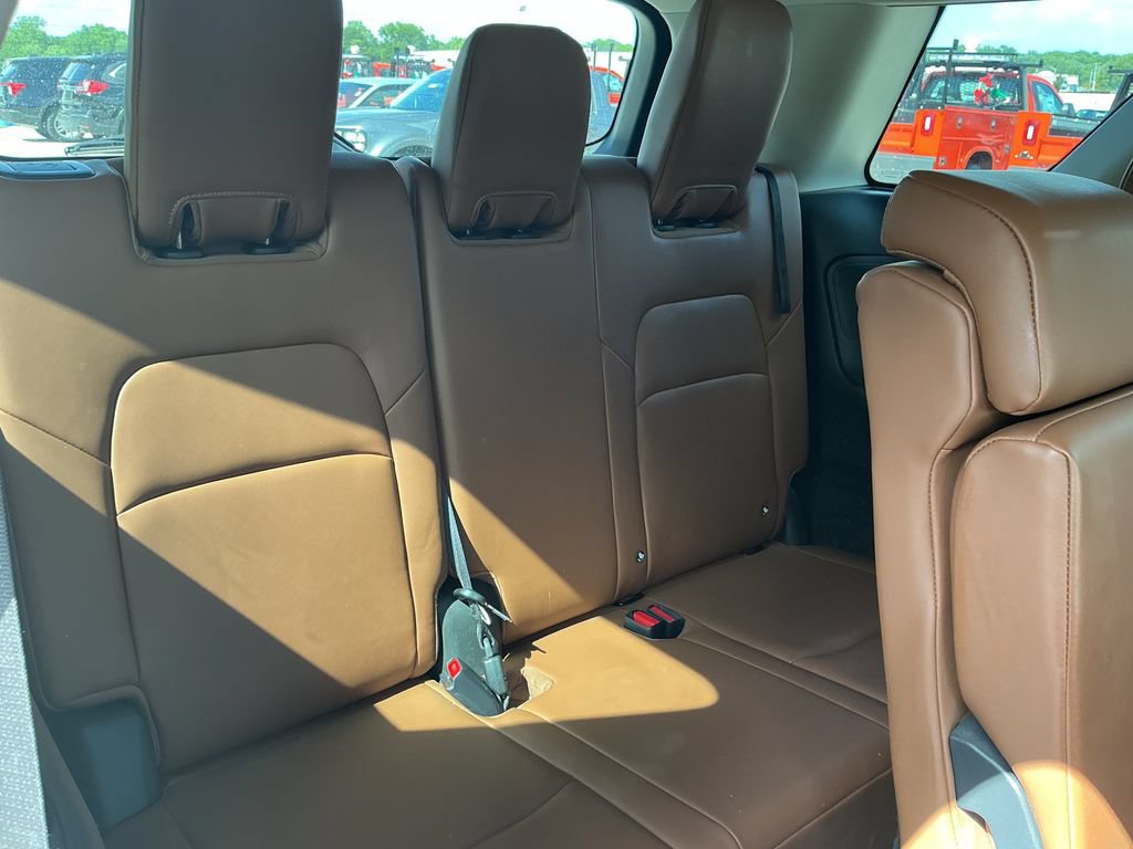 Used 2023 Nissan Pathfinder Platinum w/ Cargo Package AWD/4WD image 23
