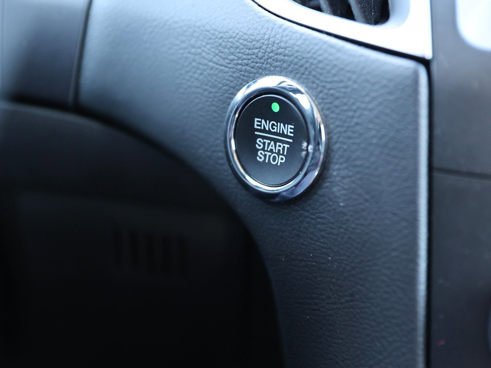 Certified 2019 Ford Edge SEL w/ Equipment Group 201A image 31