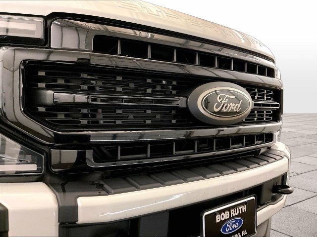 Certified 2022 Ford F250 Lariat w/ Black Appearance Package AWD/4WD image 29