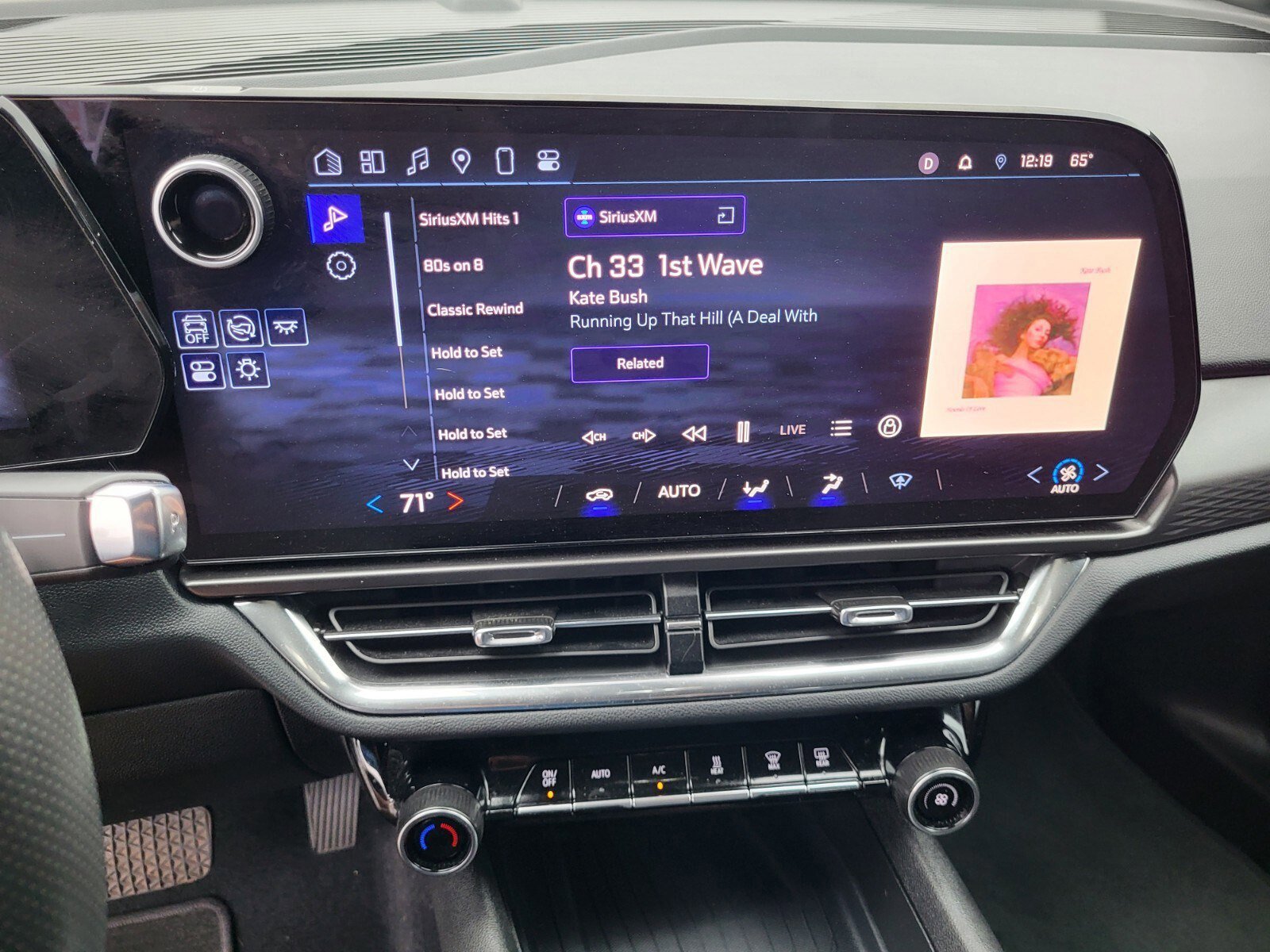 Used 2025 Chevrolet Equinox EV LT image 20