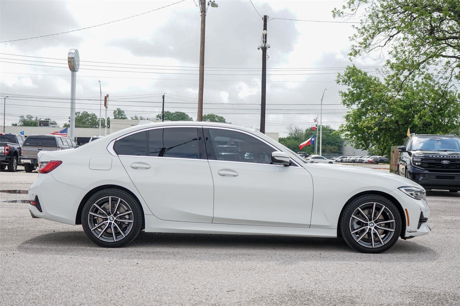 Used 2019 BMW 330i Sedan RWD image 2