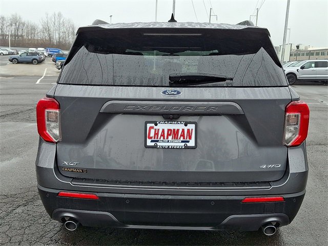 Certified 2022 Ford Explorer XLT w/ Equipment Group 202A image 3