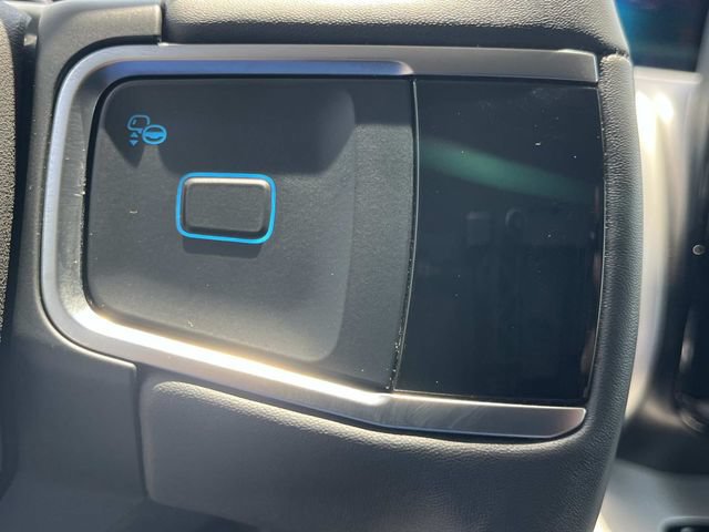 Certified 2025 Ford Expedition Active AWD/4WD image 39