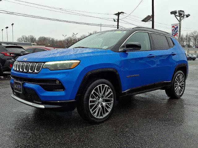 Used 2022 Jeep Compass Limited w/ Elite Group AWD/4WD image 3