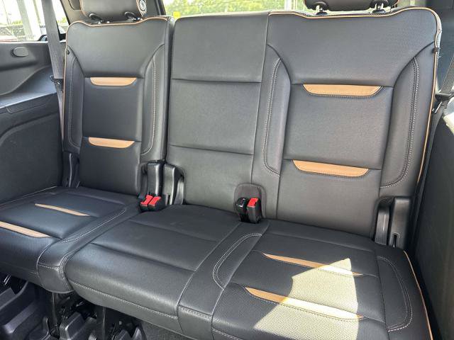 Used 2022 GMC Yukon AT4 w/ Technology Package AWD/4WD image 16