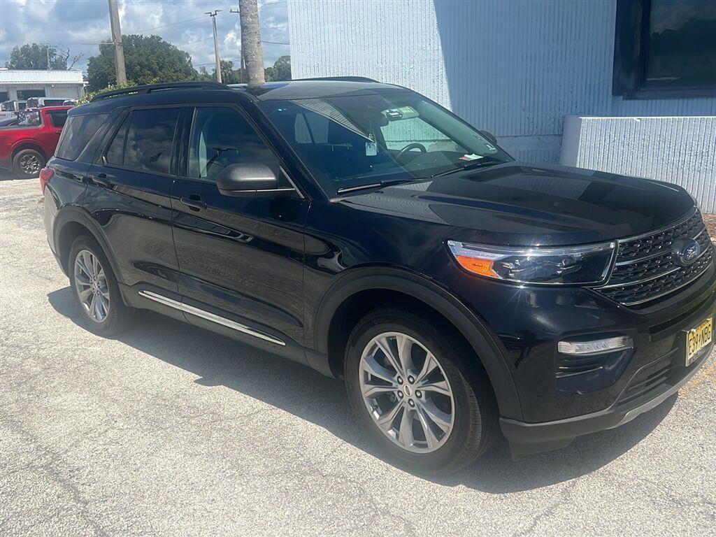 Certified 2023 Ford Explorer XLT w/ Equipment Group 202A AWD/4WD image 2