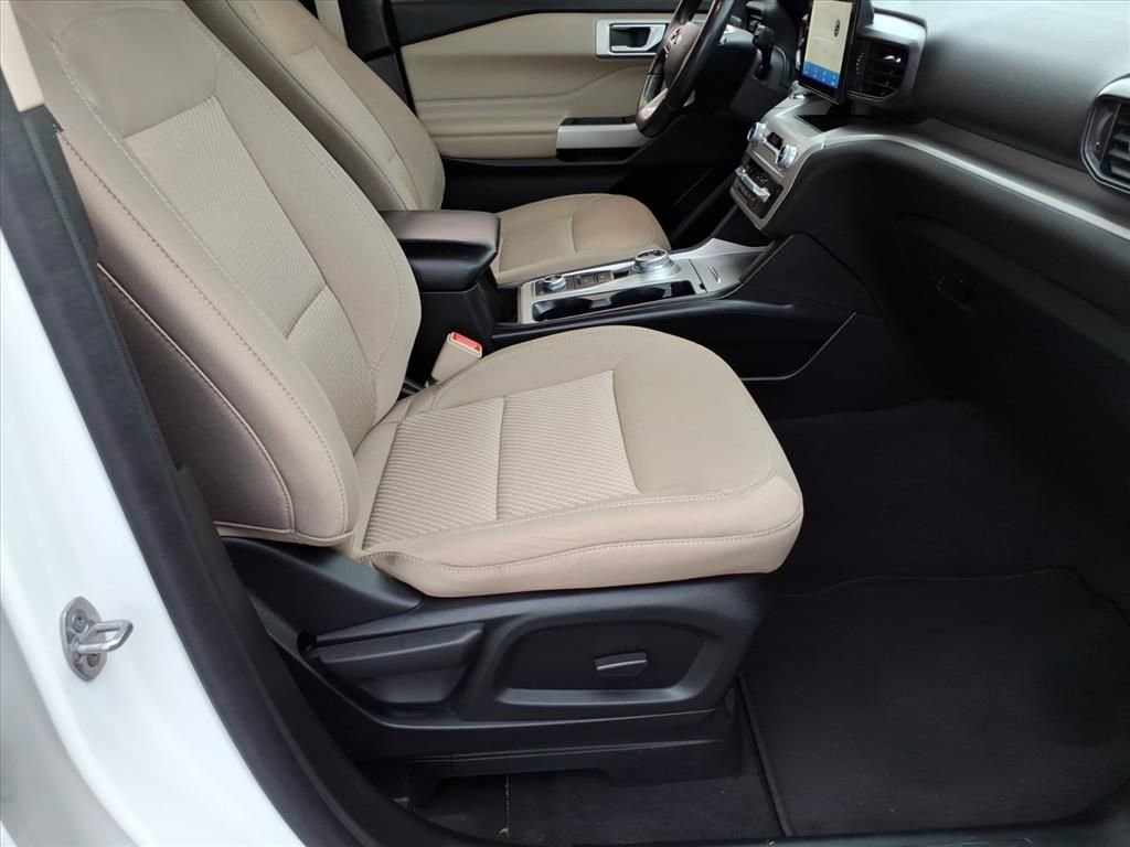 Certified 2022 Ford Explorer XLT w/ Class IV Trailer Tow Package image 8