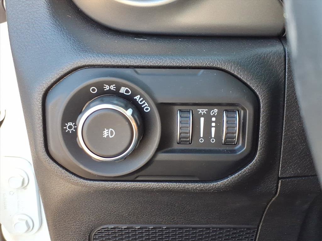 Used 2021 Jeep Wrangler Sport image 17