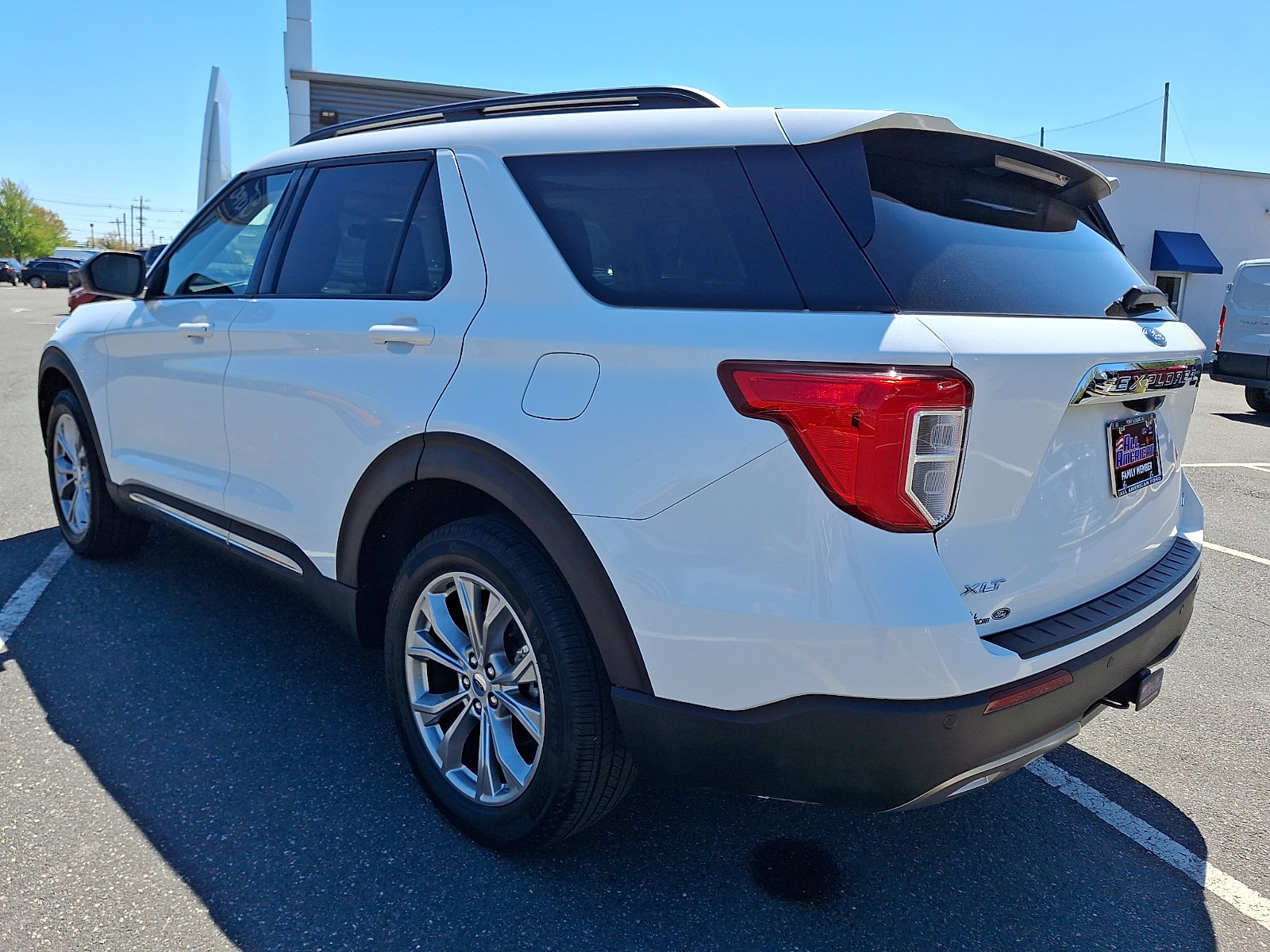 Certified 2023 Ford Explorer XLT w/ Equipment Group 202A AWD/4WD image 7