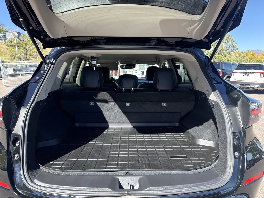 Used 2023 Nissan Murano SV w/ SV Midnight Edition Package image 9