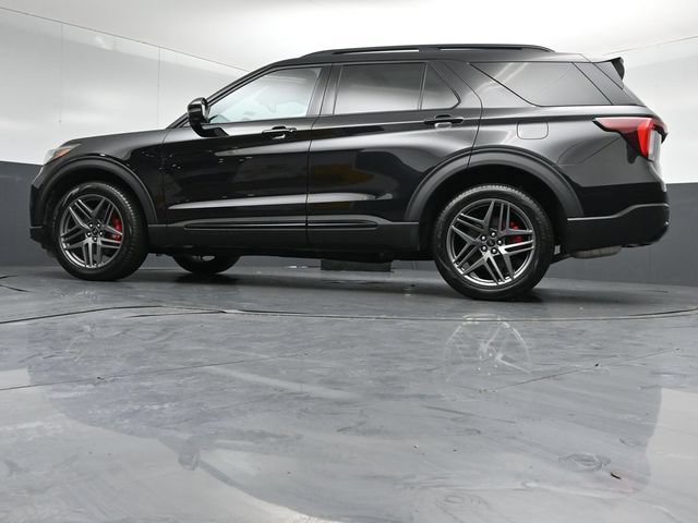 Certified 2025 Ford Explorer ST-Line w/ Premium Package AWD/4WD image 43
