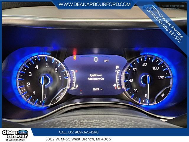Used 2025 Chrysler Pacifica Limited FWD image 14