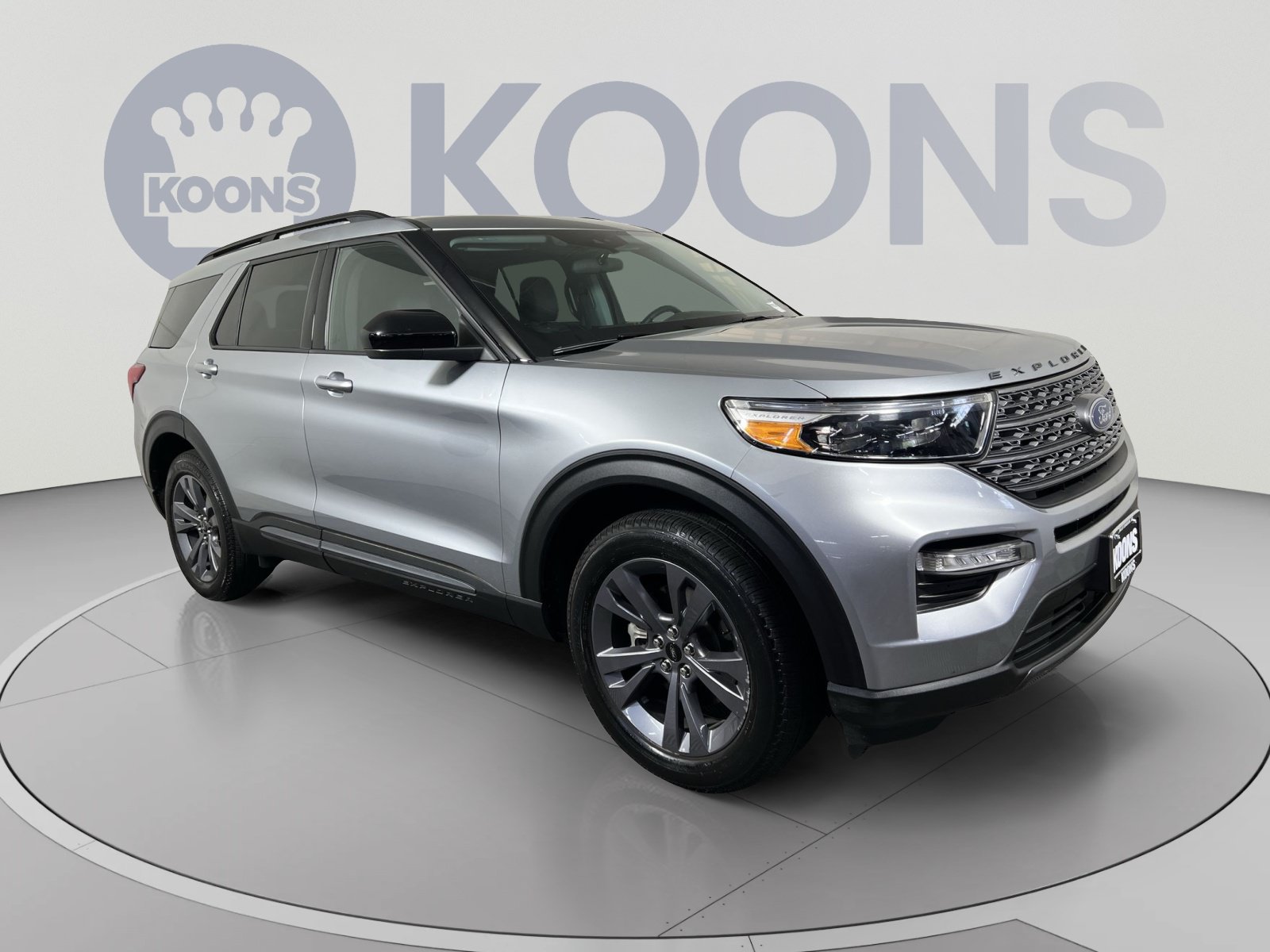 Certified 2023 Ford Explorer XLT w/ Equipment Group 202A AWD/4WD image 2