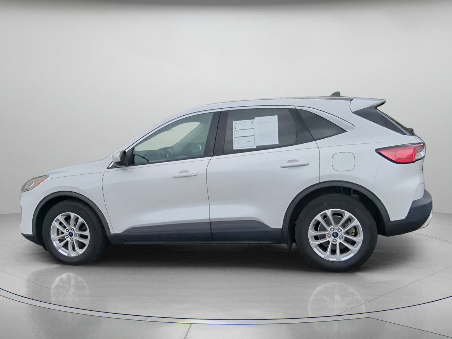 Certified 2020 Ford Escape SE image 9