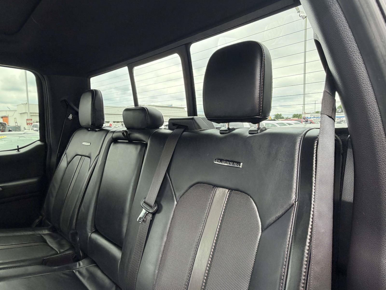 Certified 2019 Ford F450 Platinum w/ Platinum Ultimate Package AWD/4WD image 26